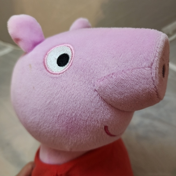 Peppa Pig Fisher-Price 12" Talking Plush Stuffed Animal Toy 2011 Voice Box EUC - Picture 4 of 12